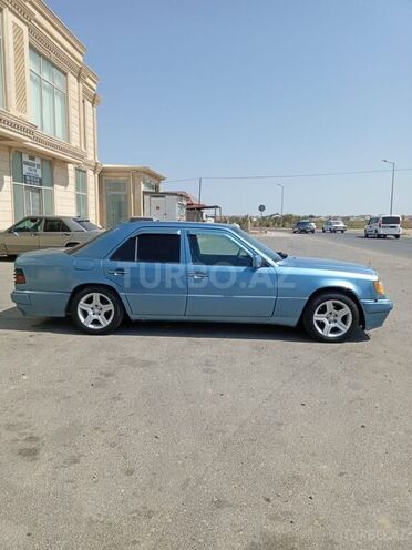 Mercedes E 220 1991, 256,523 km - 2.2 l - Bakı