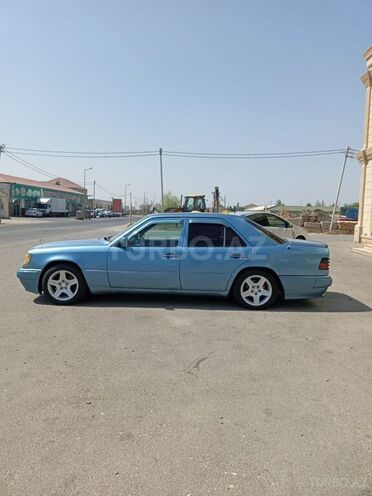 Mercedes E 220 1991, 256,523 km - 2.2 l - Bakı