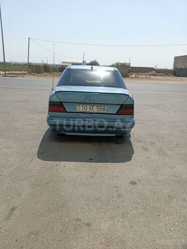 Mercedes E 220 1991, 256,523 km - 2.2 l - Bakı