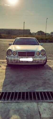 Mercedes E 200 1995, 271,750 km - 2.0 л - Yevlax