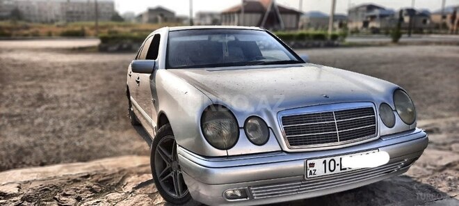Mercedes E 200 1995, 271,750 km - 2.0 л - Yevlax
