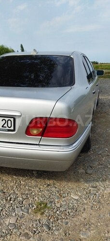 Mercedes E 200 1995, 271,750 km - 2.0 л - Yevlax