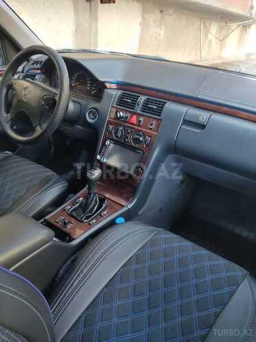 Mercedes E 240 2010, 280 km - 2.4 l - Bakı