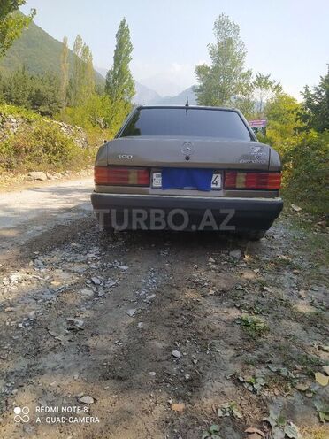 Mercedes 190 1989, 390,452 km - 1.9 l - Şəki