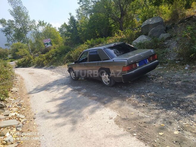 Mercedes 190 1989, 390,452 km - 1.9 l - Şəki