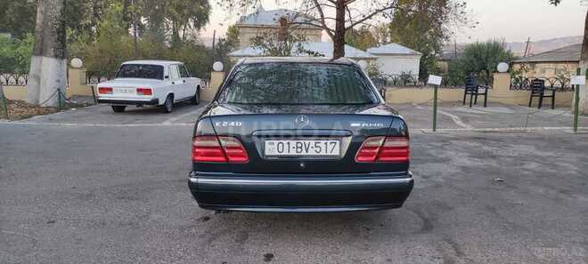 Mercedes E 240 2001, 298,000 km - 2.6 l - Göyçay
