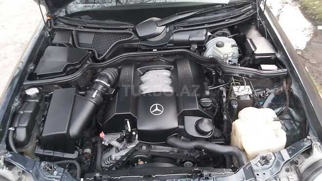 Mercedes E 240 2001, 298,000 km - 2.6 l - Göyçay