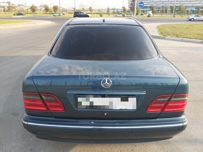 Mercedes E 240 2001, 401,000 km - 2.6 l - Bakı