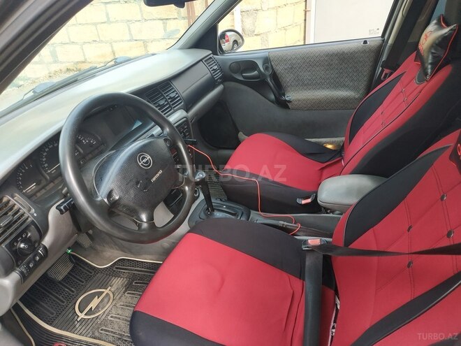 Opel Vectra 1996, 434,432 km - 1.6 l - Qusar