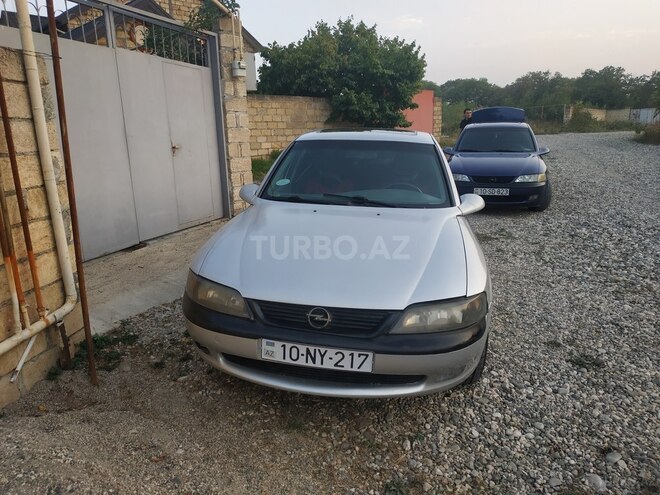 Opel Vectra 1996, 434,432 km - 1.6 l - Qusar