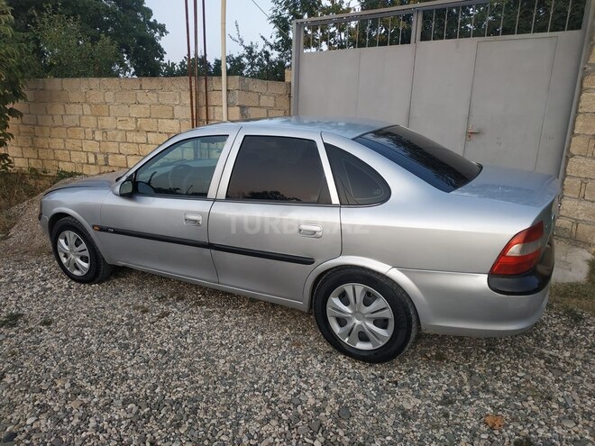 Opel Vectra 1996, 434,432 km - 1.6 l - Qusar