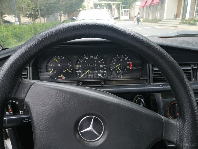 Mercedes 190 1989, 220,001 km - 2.0 l - Bakı