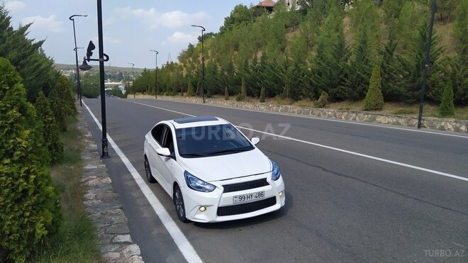 Hyundai Accent 2012, 97,098 km - 1.6 л - Qusar