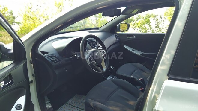 Hyundai Accent 2012, 97,098 km - 1.6 л - Qusar