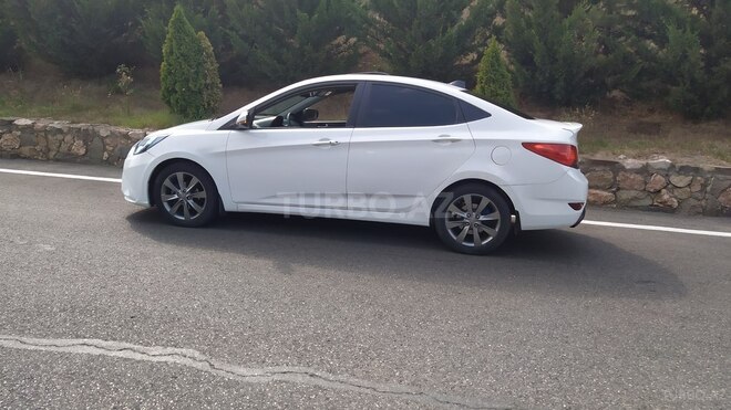 Hyundai Accent 2012, 97,098 km - 1.6 л - Qusar