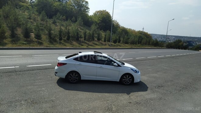 Hyundai Accent 2012, 97,098 km - 1.6 л - Qusar