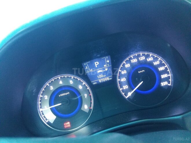 Hyundai Accent 2012, 97,098 km - 1.6 л - Qusar