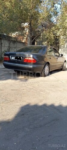 Mercedes E 240 2000, 250,000 km - 2.4 л - Bakı