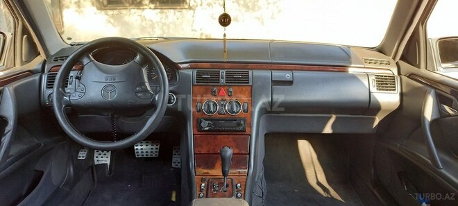 Mercedes E 240 2000, 250,000 km - 2.4 л - Bakı