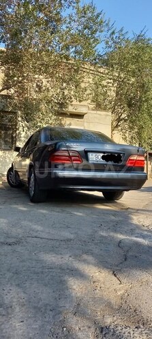Mercedes E 240 2000, 250,000 km - 2.4 л - Bakı