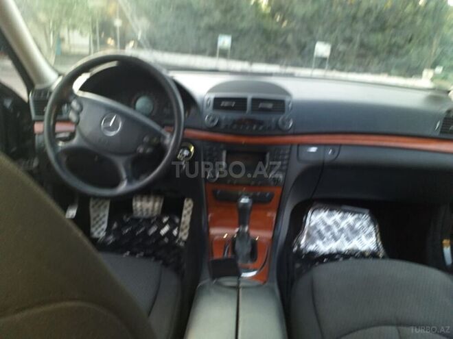 Mercedes E 220 2006, 289,000 km - 2.2 l - Bakı
