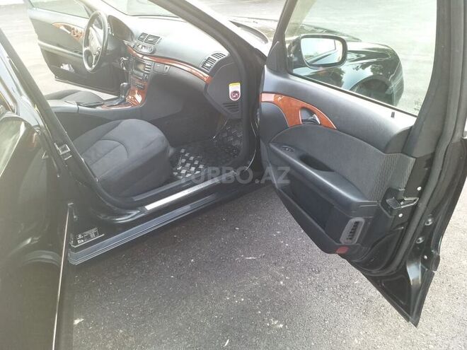 Mercedes E 220 2006, 289,000 km - 2.2 l - Bakı