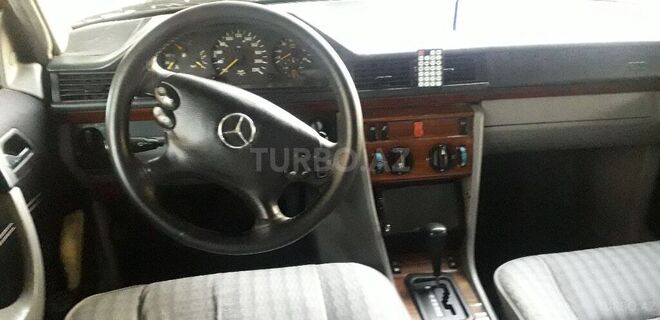 Mercedes E 300 1992, 700,000 km - 3.0 l - Bakı