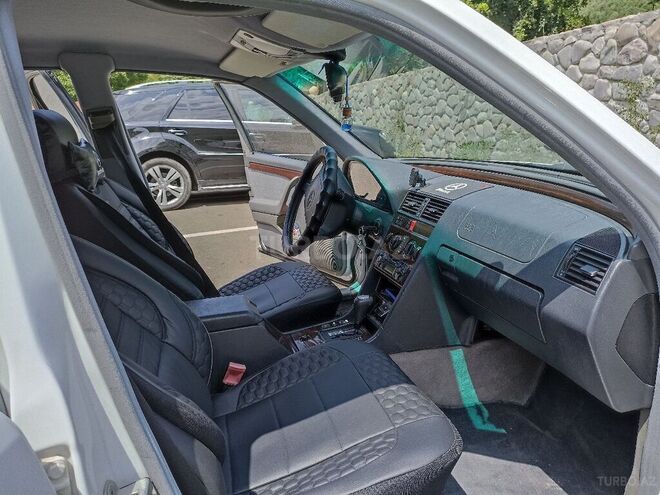 Mercedes C 180 1995, 236,552 km - 1.8 l - Bakı