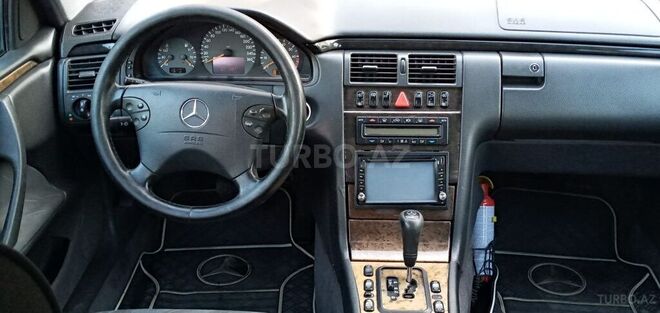 Mercedes E 240 2000, 241,000 km - 2.4 l - Sumqayıt