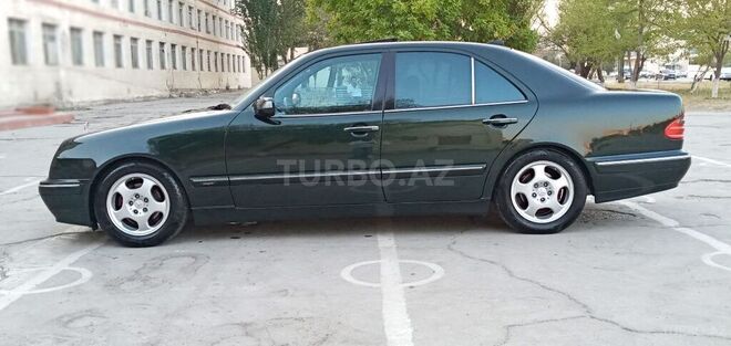 Mercedes E 240 2000, 241,000 km - 2.4 l - Sumqayıt