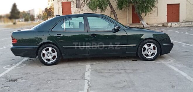 Mercedes E 240 2000, 241,000 km - 2.4 l - Sumqayıt