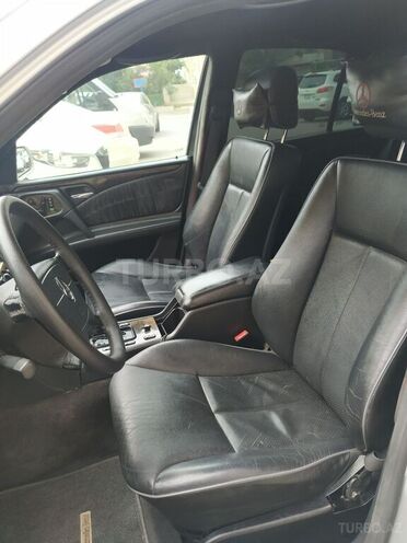 Mercedes E 300 1996, 330,000 km - 3.0 l - Bakı