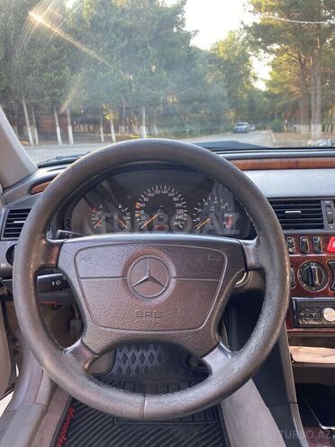 Mercedes C 240 1997, 291,700 km - 2.4 л - Sumqayıt