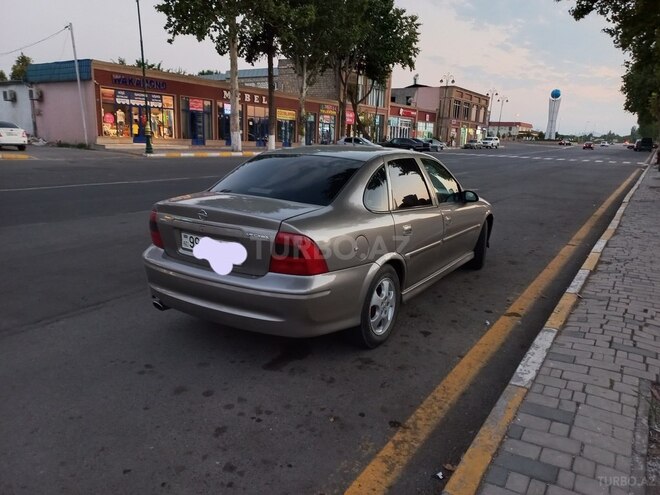 Opel Vectra 1998, 235,758 km - 2.0 l - Qazax