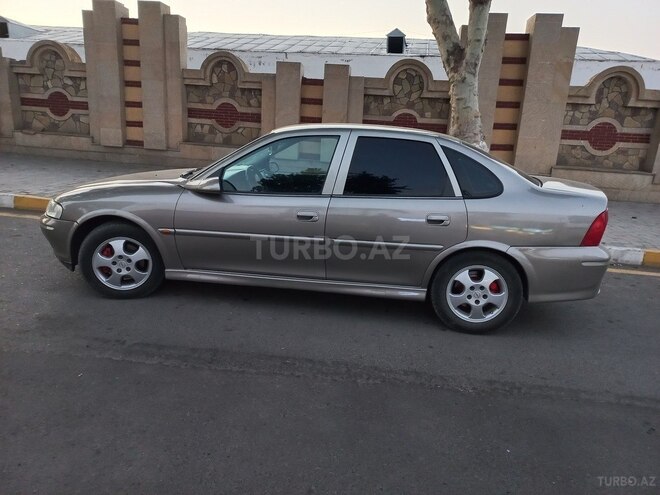 Opel Vectra 1998, 235,758 km - 2.0 l - Qazax