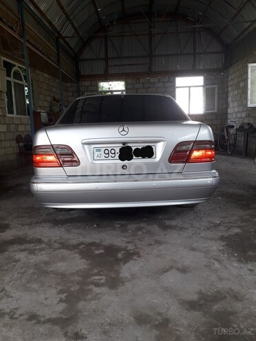 Mercedes E 270 2000, 415,000 km - 2.7 l - Bərdə