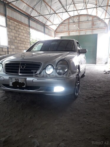 Mercedes E 270 2000, 415,000 km - 2.7 l - Bərdə