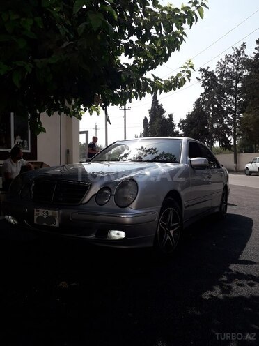 Mercedes E 270 2000, 415,000 km - 2.7 l - Bərdə