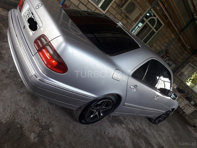 Mercedes E 270 2000, 415,000 km - 2.7 l - Bərdə