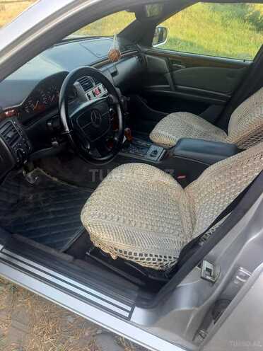 Mercedes E 240 1998, 280,000 km - 2.4 l - Kürdəmir