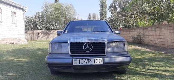Mercedes E 220 1990, 491,580 km - 2.2 л - Saatlı