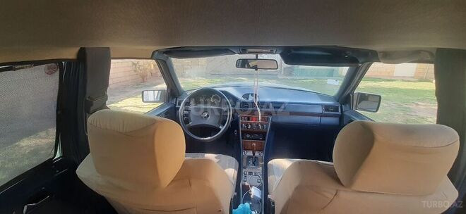 Mercedes E 220 1990, 491,580 km - 2.2 л - Saatlı