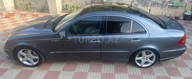 Mercedes E 350 2007, 319,000 km - 3.5 l - Qax
