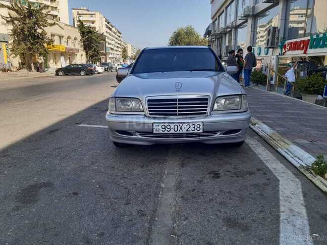 Mercedes C 220 1999, 269,000 km - 2.2 l - Bakı