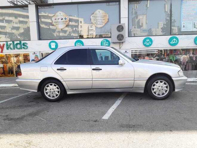 Mercedes C 220 1999, 269,000 km - 2.2 l - Bakı