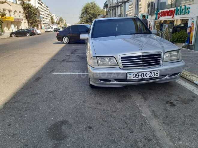 Mercedes C 220 1999, 269,000 km - 2.2 l - Bakı