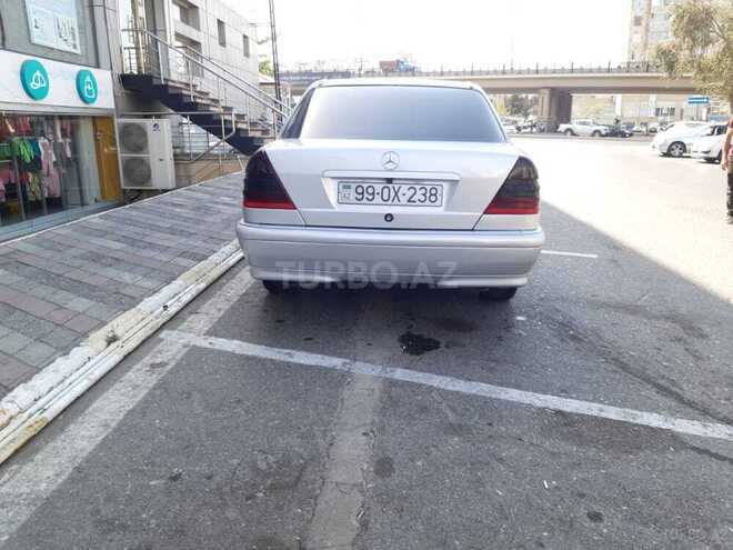 Mercedes C 220 1999, 269,000 km - 2.2 l - Bakı