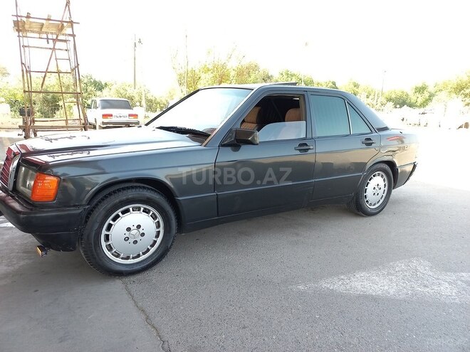 Mercedes 190 1992, 220,000 km - 2.0 л - Sabirabad