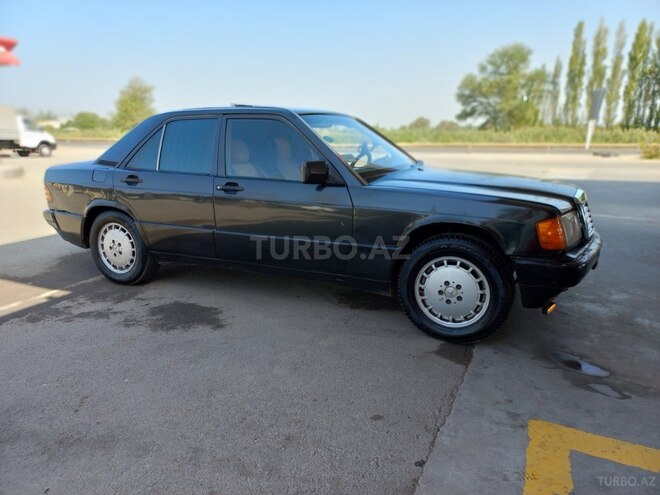 Mercedes 190 1992, 220,000 km - 2.0 л - Sabirabad