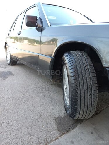 Mercedes 190 1992, 220,000 km - 2.0 л - Sabirabad